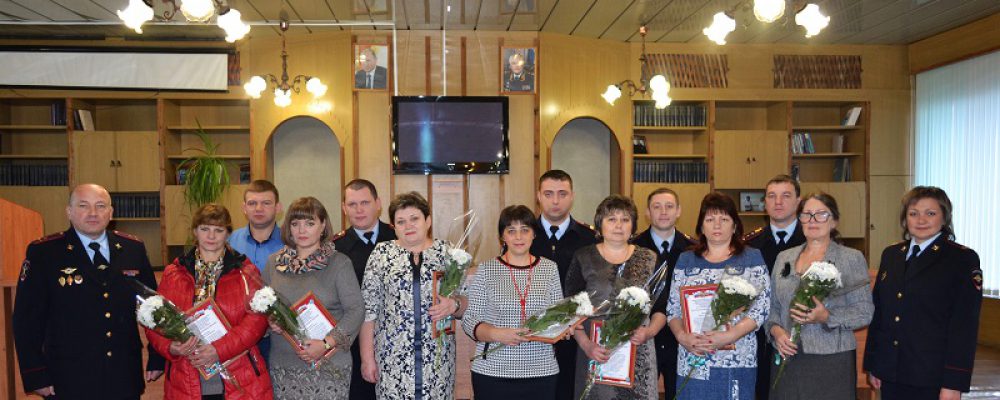 В ОМВД России по Калачеевскому району чествовали матерей сотрудников