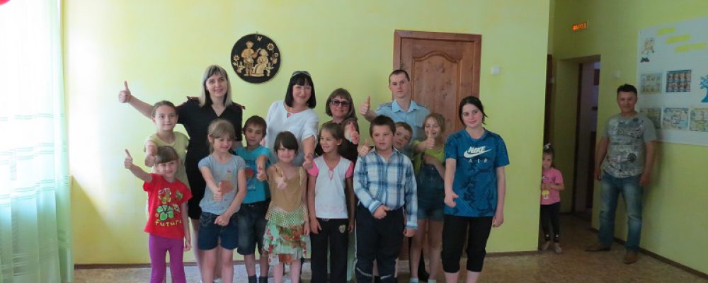 Калачеевские полицейские провели «Зарядку со стражем порядка» в детском социально-реабилитационном центре