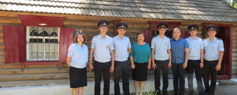 Калачеевские полицейские побывали на экскурсии в местном краеведческом музее