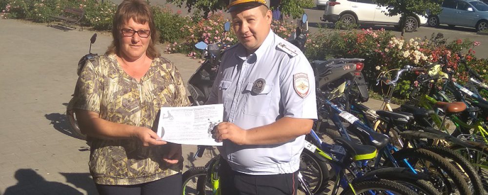 Калачеевские полицейские проводят профилактическую работу с водителями вело-, мототранспорта